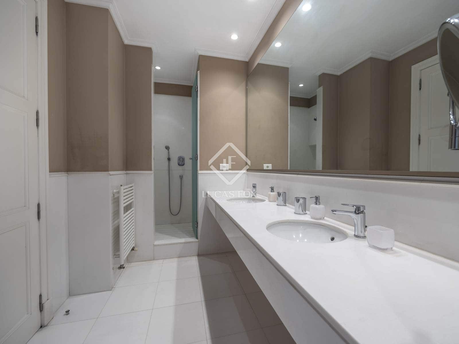 7 slaapkamer Appartement te koop in Valencia stad met garage - € 2.800.000 (Ref: 8917505)