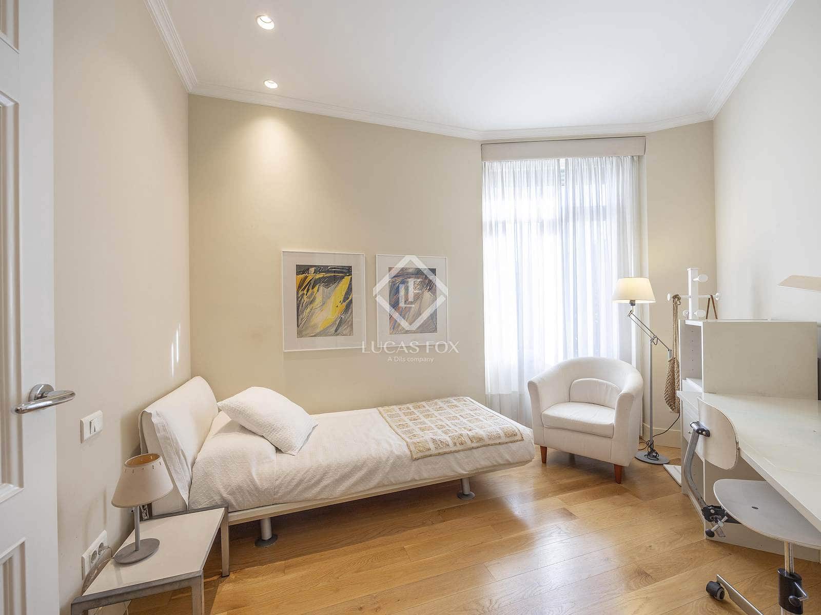 7 slaapkamer Appartement te koop in Valencia stad met garage - € 2.800.000 (Ref: 8917505)