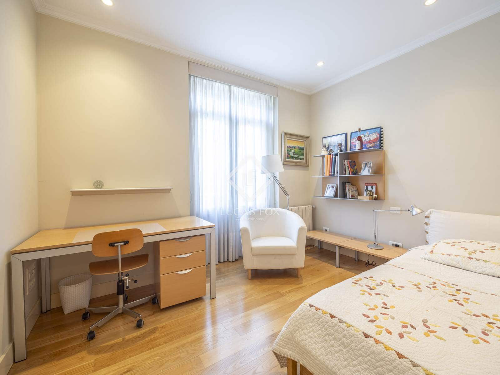 7 slaapkamer Appartement te koop in Valencia stad met garage - € 2.800.000 (Ref: 8917505)