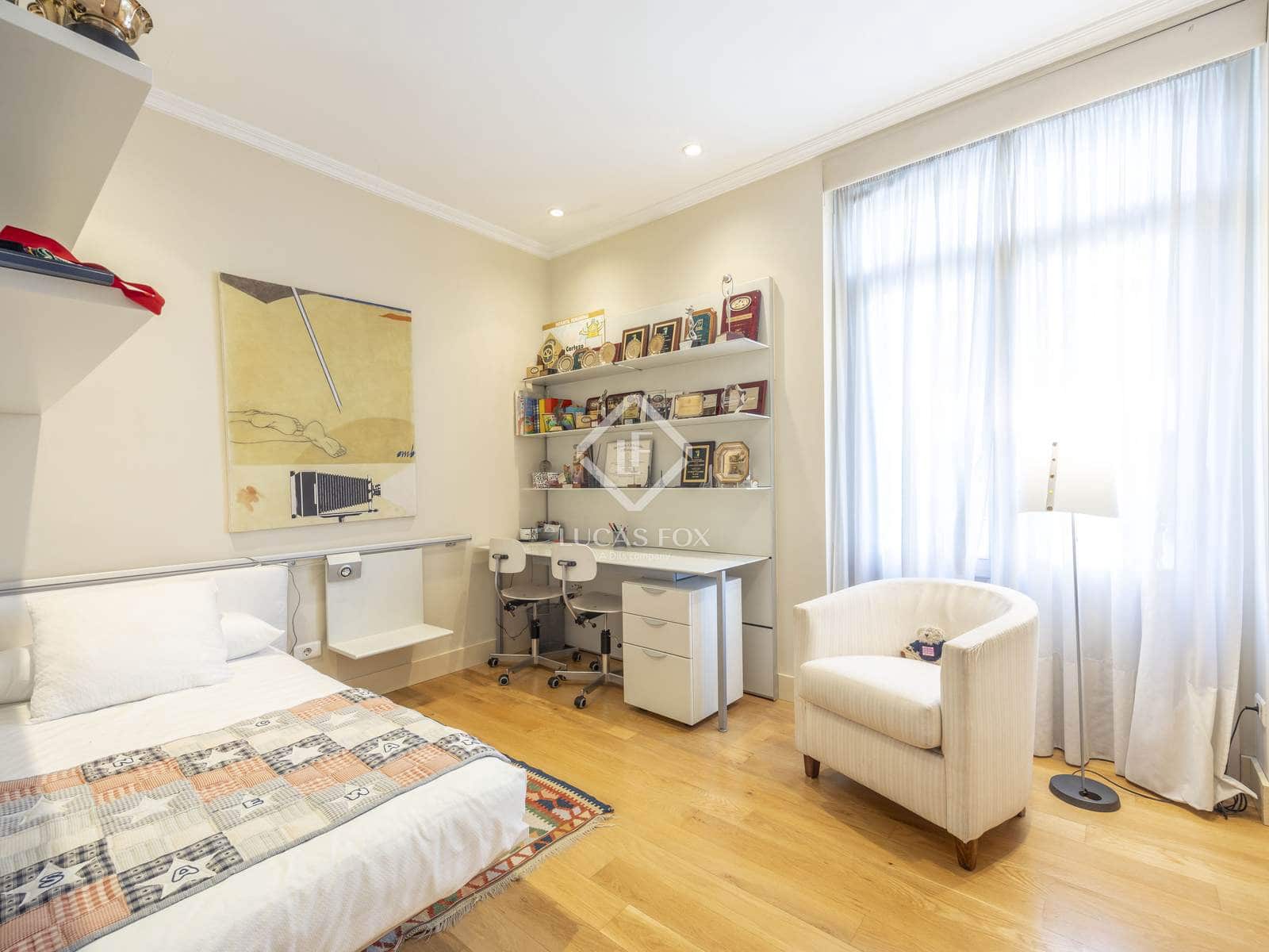 7 slaapkamer Appartement te koop in Valencia stad met garage - € 2.800.000 (Ref: 8917505)