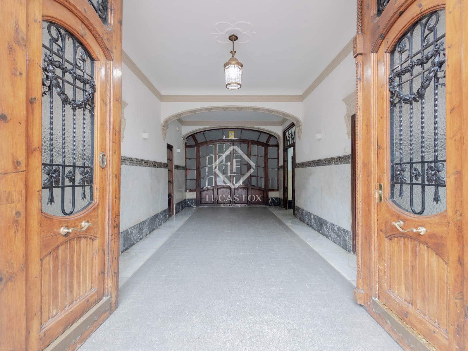 7 slaapkamer Appartement te koop in Valencia stad met garage - € 2.800.000 (Ref: 8917505)