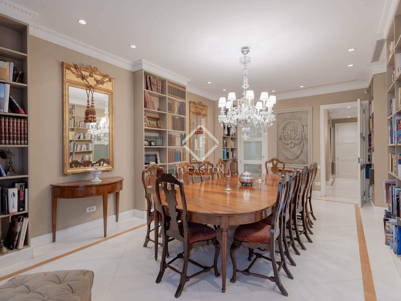 7 slaapkamer Appartement te koop in Valencia stad met garage - € 2.800.000 (Ref: 8917505)