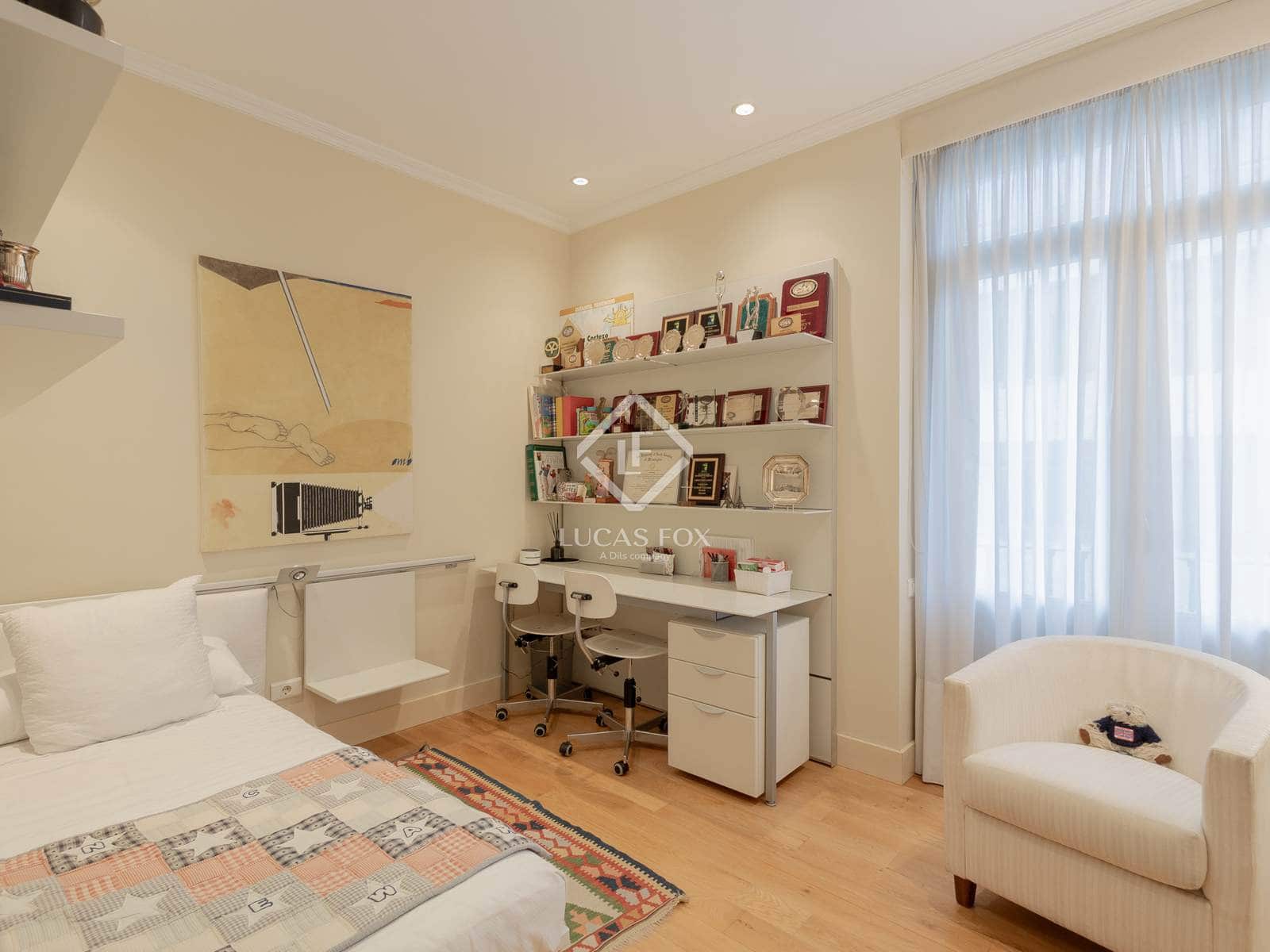 7 slaapkamer Appartement te koop in Valencia stad met garage - € 2.800.000 (Ref: 8917505)