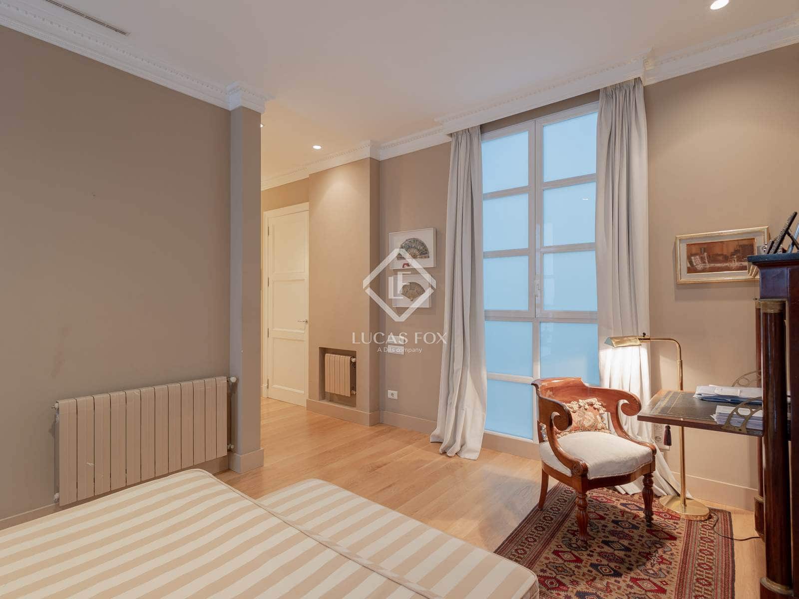 7 slaapkamer Appartement te koop in Valencia stad met garage - € 2.800.000 (Ref: 8917505)