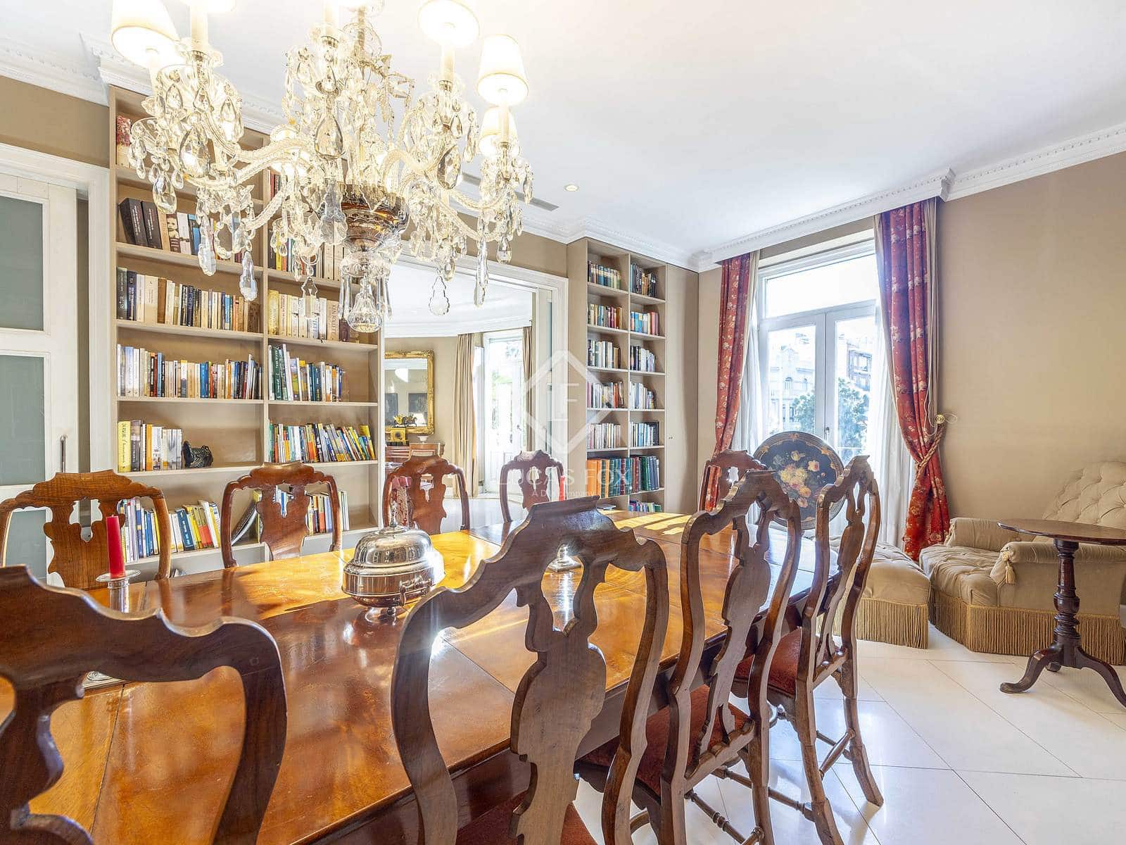 7 slaapkamer Appartement te koop in Valencia stad met garage - € 2.800.000 (Ref: 8917505)