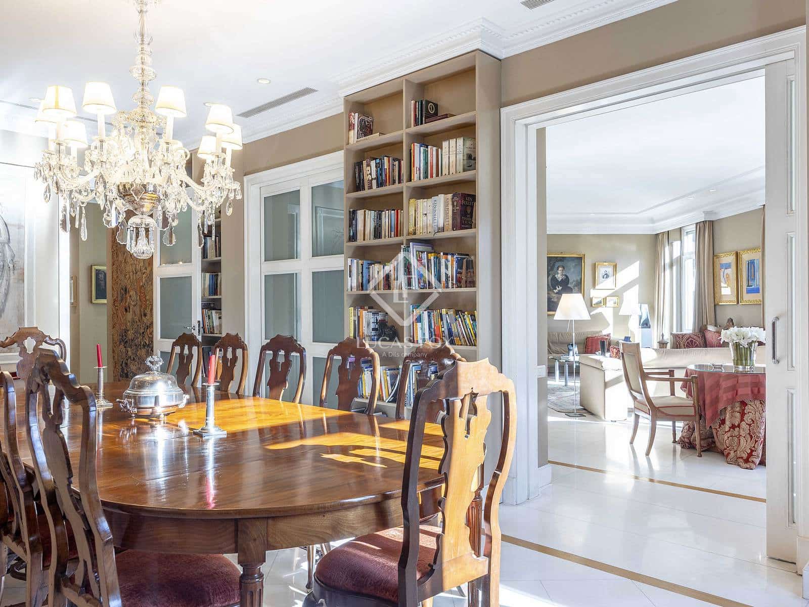 7 slaapkamer Appartement te koop in Valencia stad met garage - € 2.800.000 (Ref: 8917505)