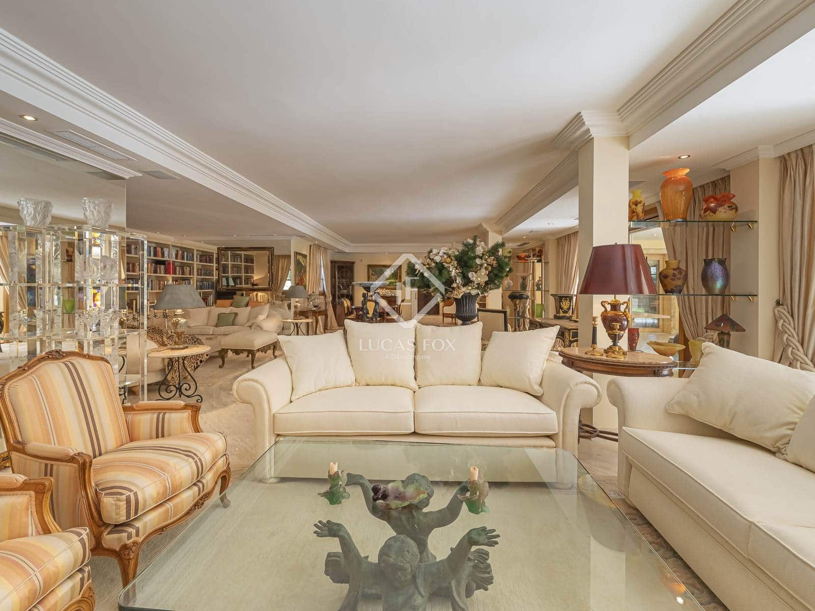 5 bedroom Villa for sale in Nueva Andalucia with pool garage - € 3,495,000 (Ref: 8920043)