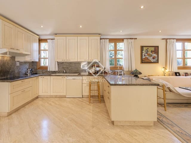 5 slaapkamer Villa te koop in Nueva Andalucia, Marbella met zwembad garage - € 3.495.000 (Ref: 8920043)