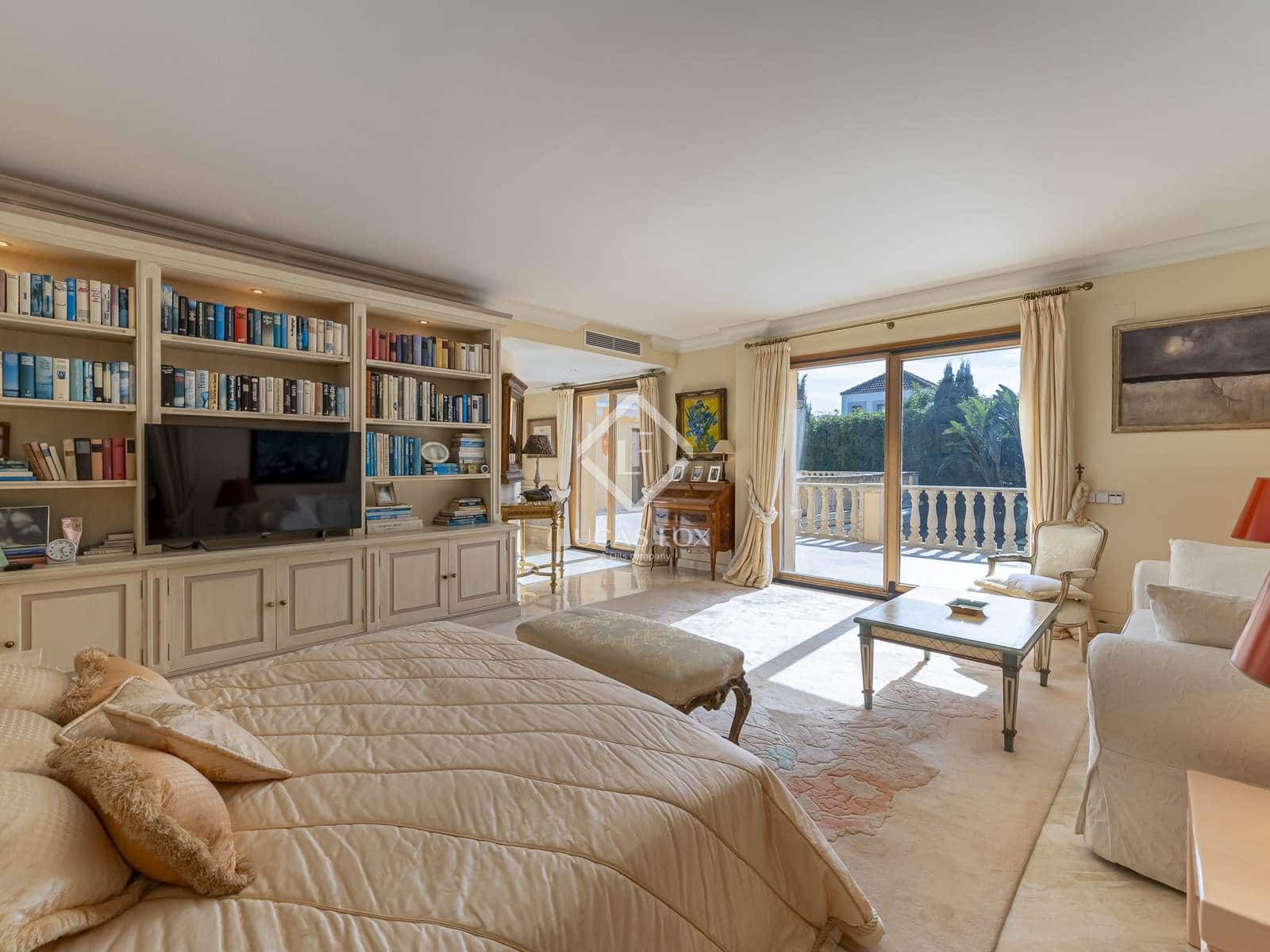 5 bedroom Villa for sale in Nueva Andalucia with pool garage - € 3,495,000 (Ref: 8920043)