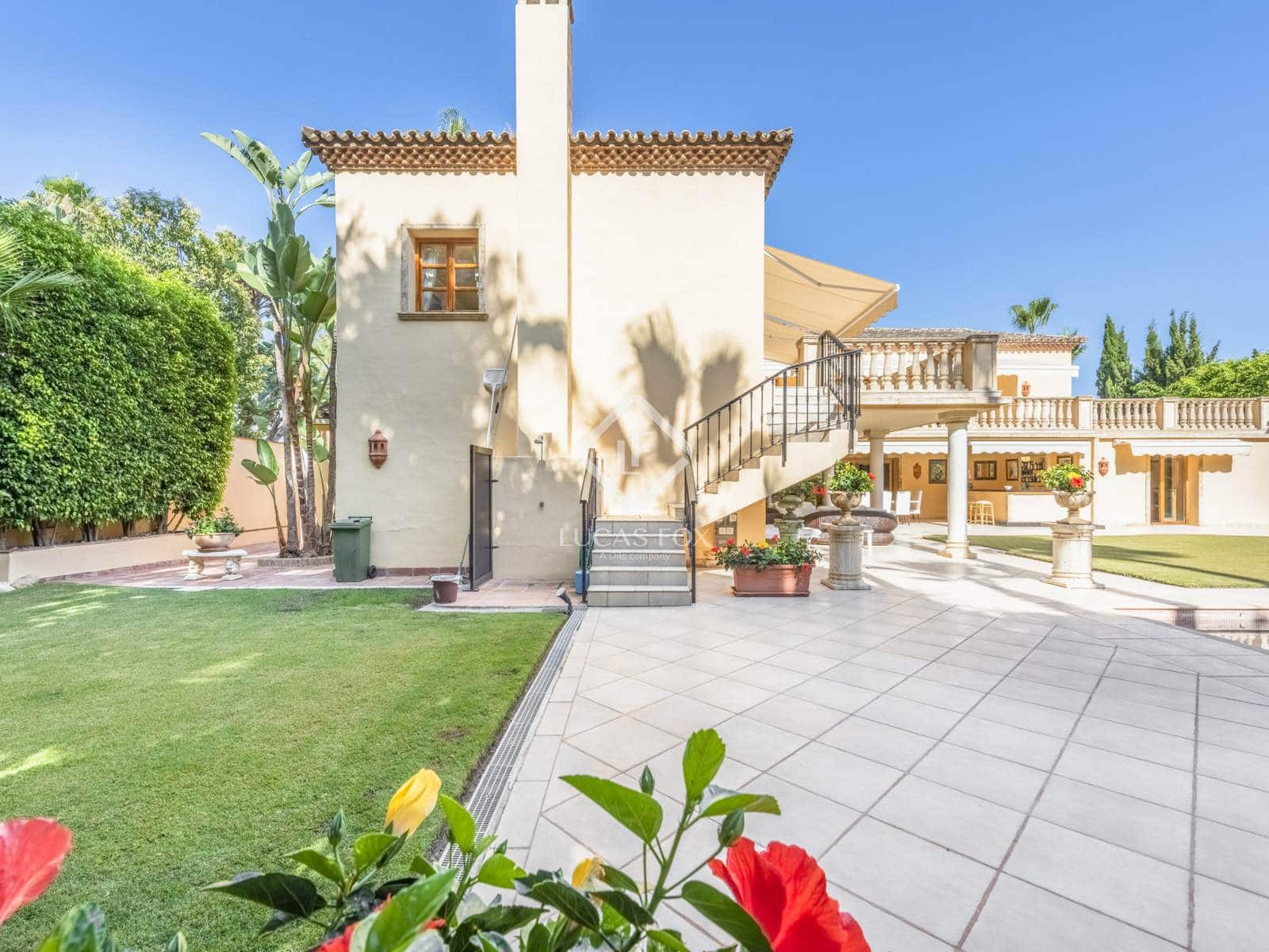 5 bedroom Villa for sale in Nueva Andalucia with pool garage - € 3,495,000 (Ref: 8920043)