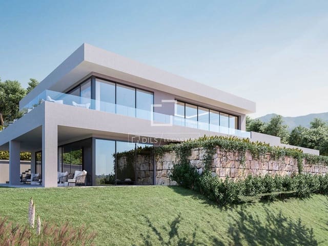 5 bedroom Villa for sale in Benahavís with pool garage - € 2,700,000 (Ref: 8922501)