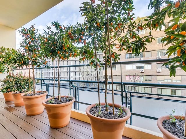 4 slaapkamer Appartement te koop in Almagro, Madrid stad met garage - € 4.200.000 (Ref: 8922598)