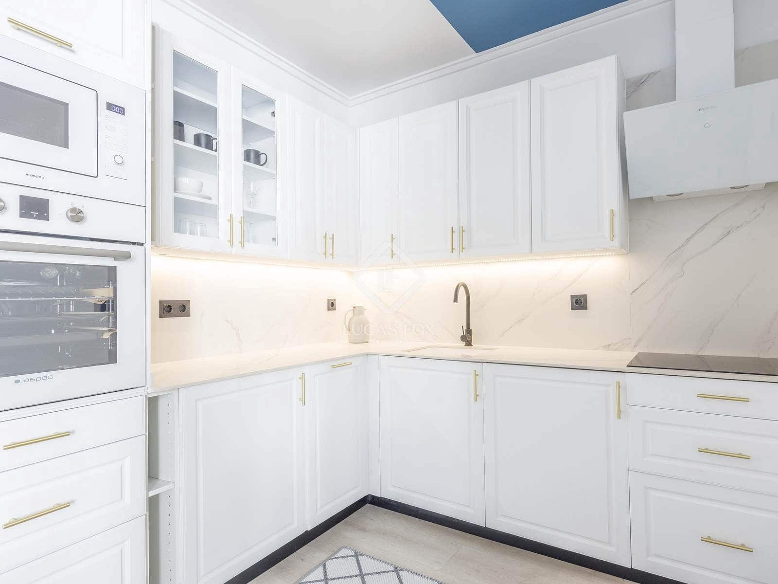4 sypialnia Apartament do wynajęcia w Miasto Walencja - 2 800 € (Ref: 8923302)