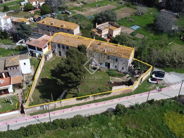 10 bedroom Villa for sale in Sant Feliu de Guíxols - € 1,200,000 (Ref: 8923304)