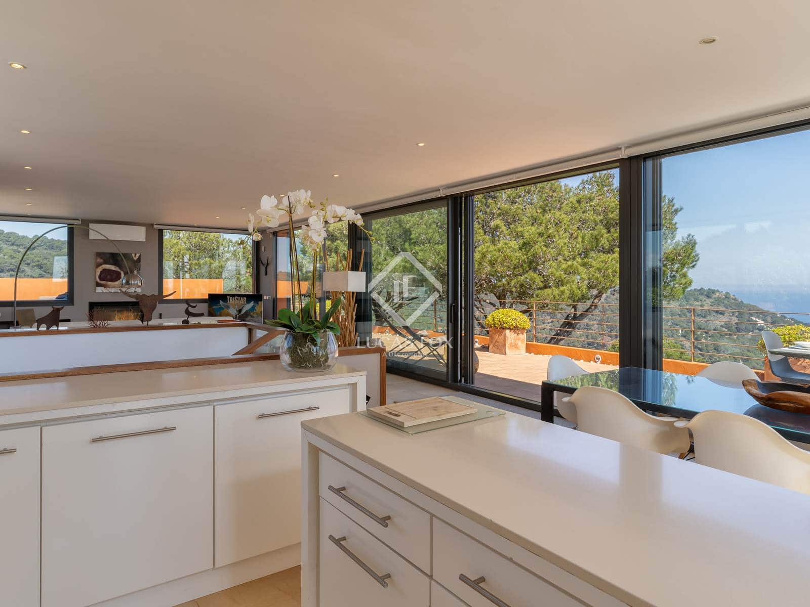 4 bedroom Villa for sale in Begur with pool garage - € 1,950,000 (Ref: 8924897)