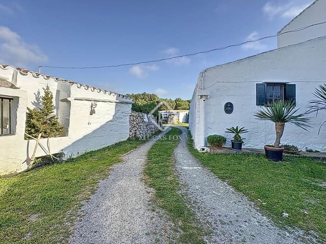 5 slaapkamer Finca/Landhuis te koop in San Luis / Sant Lluís met garage - € 1.900.000 (Ref: 8925104)