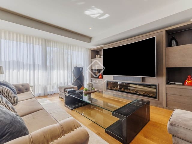 5 bedroom Villa for sale in Las Rozas de Madrid with pool - € 2,400,000 (Ref: 8925105)