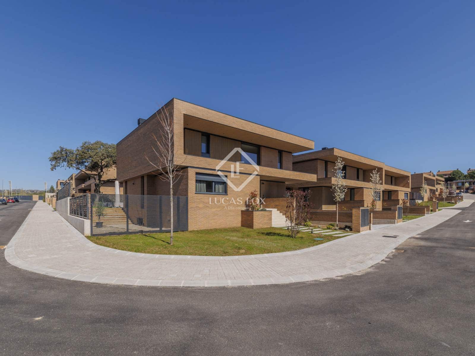 5 soveværelse Villa til salg i Las Rozas de Madrid med swimmingpool - € 2.400.000 (Ref: 8925105)