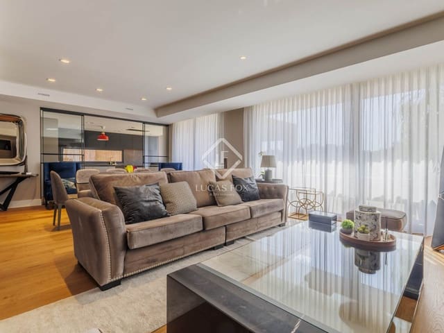 5 bedroom Villa for sale in Las Rozas de Madrid with pool - € 2,400,000 (Ref: 8925105)