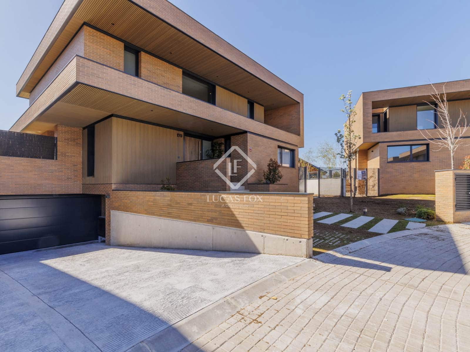 5 soveværelse Villa til salg i Las Rozas de Madrid med swimmingpool - € 2.400.000 (Ref: 8925105)