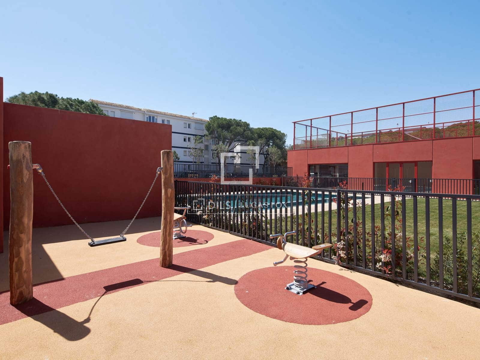 2 soveværelse Lejlighed til salg i Platja d'Aro med swimmingpool - € 1.095.000 (Ref: 8925111)