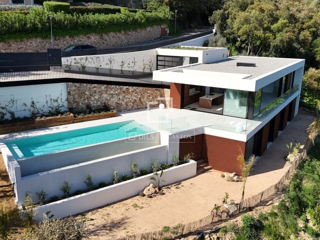 5 soverom Villa til salgs i Platja d'Aro, Castell-Platja d'Aro med svømmebasseng garasje - € 3 250 000 (Ref: 8925325)