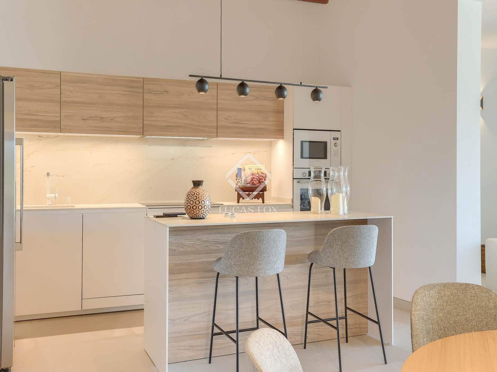 3 soveværelse Villa til salg i Llubi med swimmingpool garage - € 1.390.000 (Ref: 8927172)