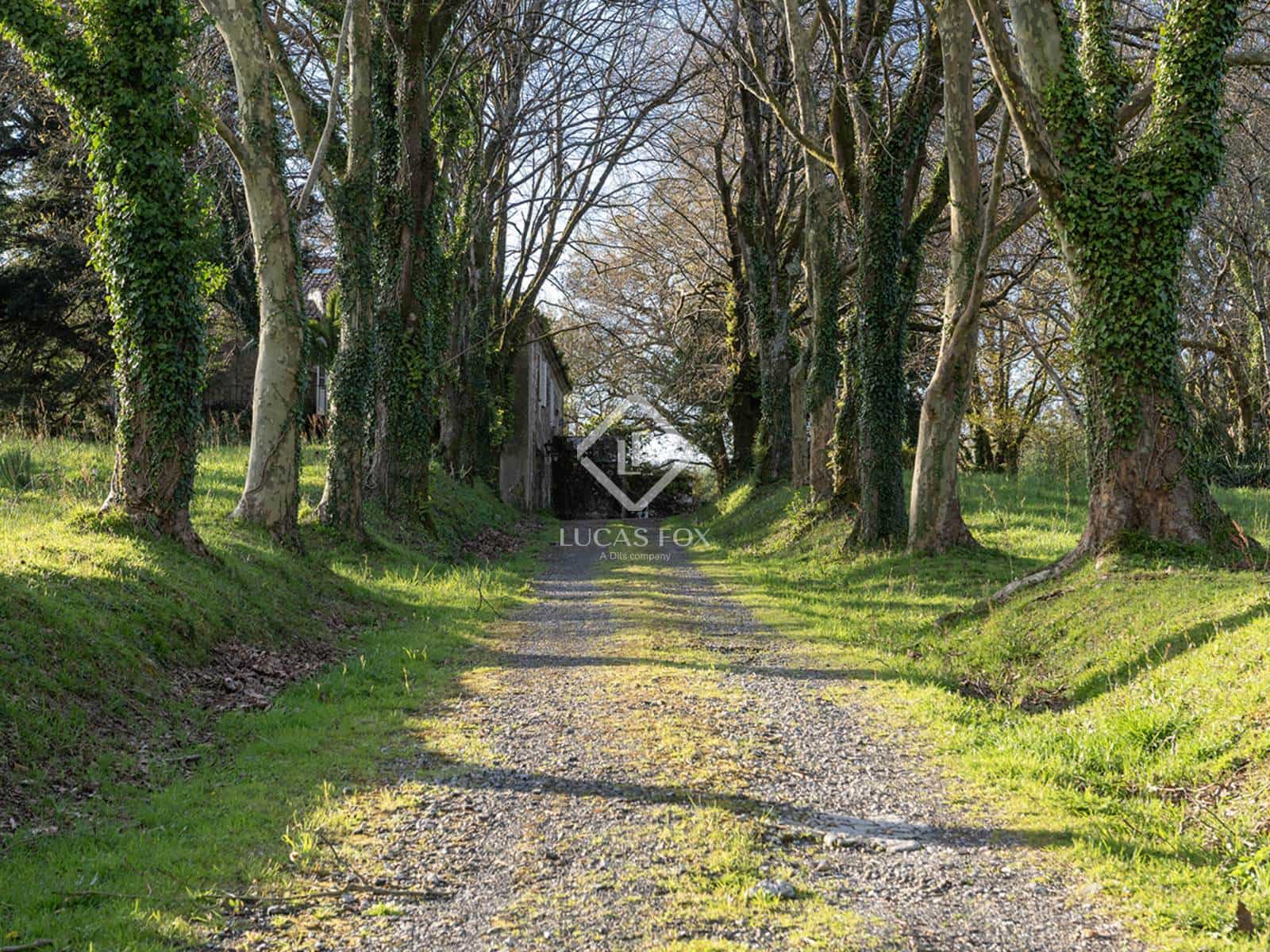 8 soveværelse Finca/Landehus til salg i Teo med garage - € 950.000 (Ref: 8927173)