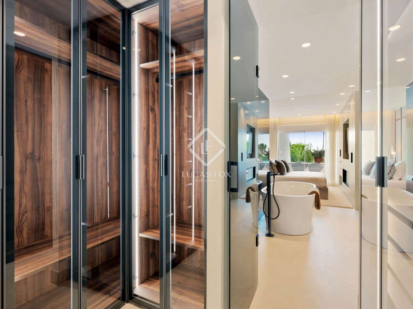 3 soveværelse Lejlighed til salg i Costalita med swimmingpool garage - € 1.695.000 (Ref: 8928004)