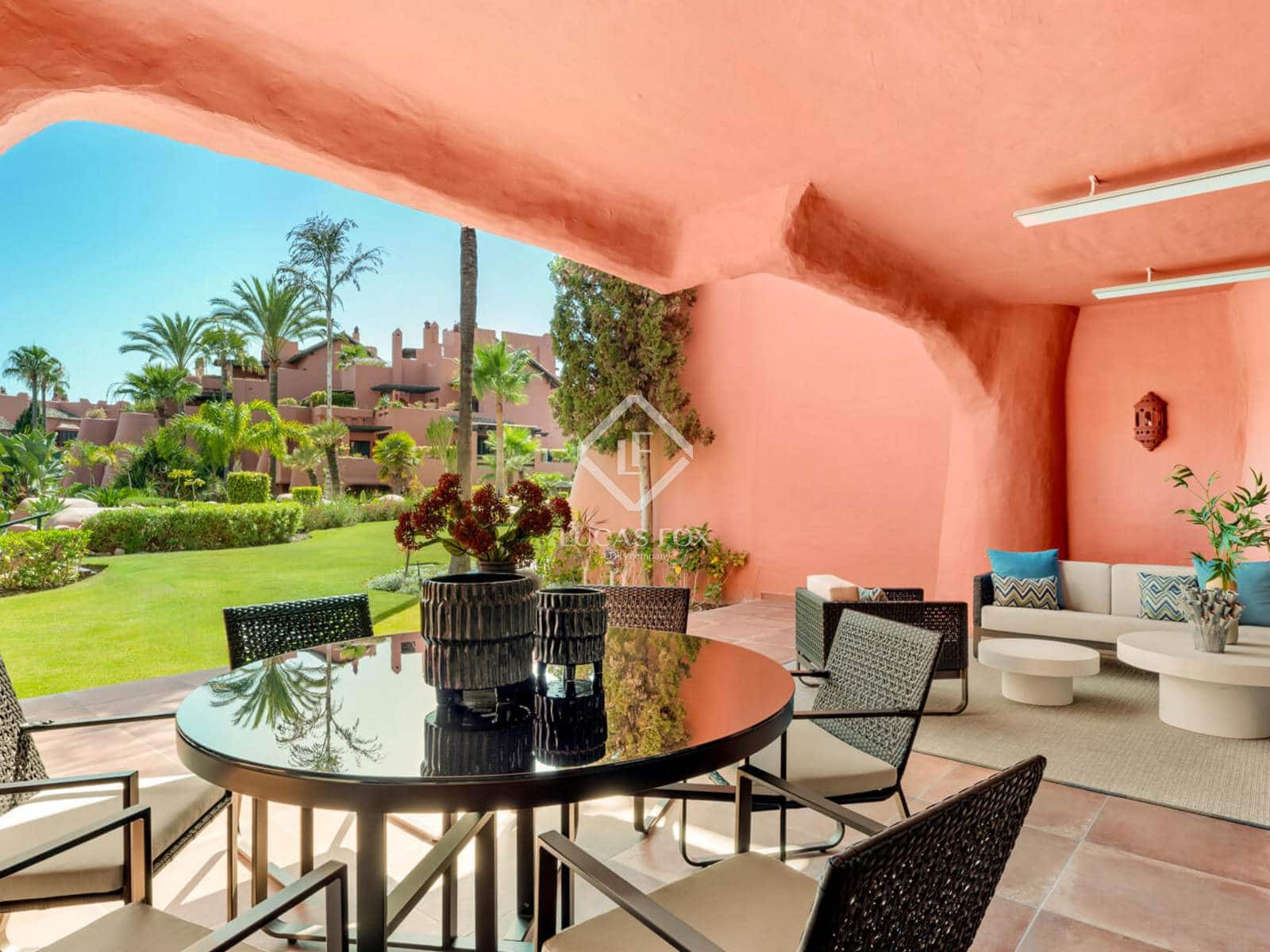3 slaapkamer Appartement te koop in Estepona met zwembad garage - € 1.825.000 (Ref: 8928005)