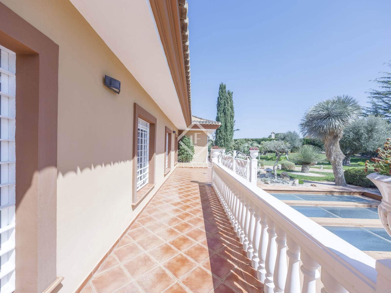 4 soveværelse Villa til salg i Montserrat med swimmingpool garage - € 930.000 (Ref: 8928079)