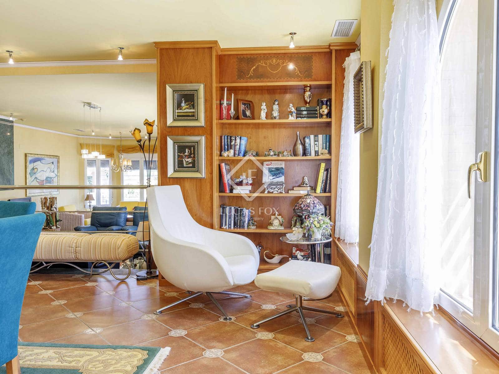 4 soveværelse Villa til salg i Montserrat med swimmingpool garage - € 930.000 (Ref: 8928079)