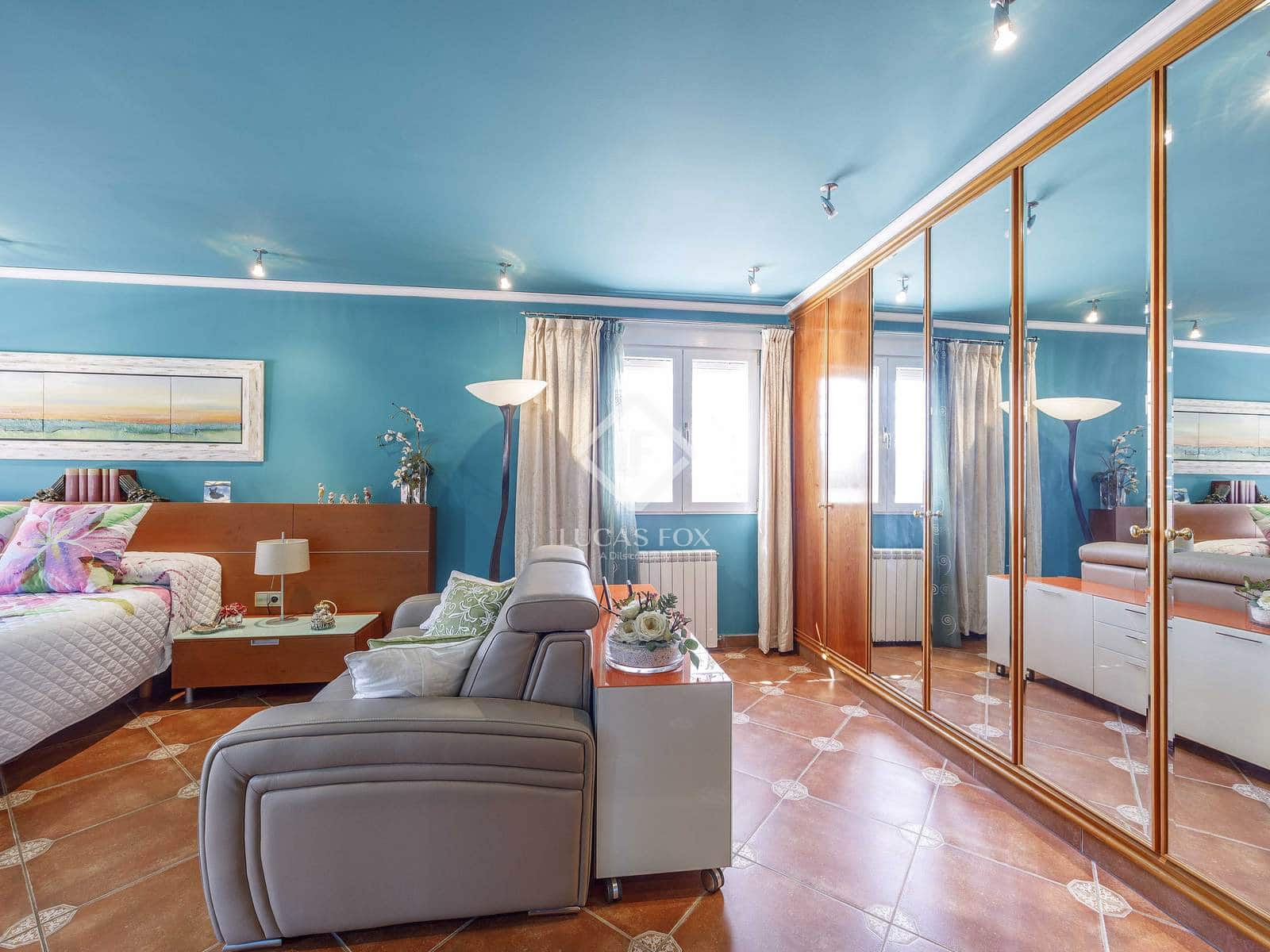 4 soveværelse Villa til salg i Montserrat med swimmingpool garage - € 930.000 (Ref: 8928079)