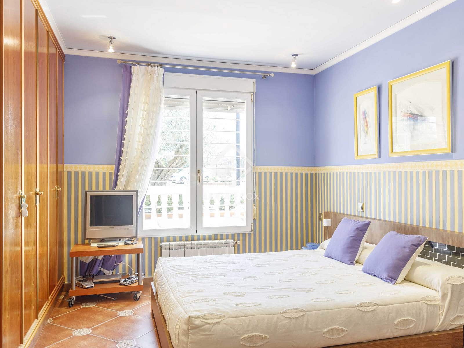 4 soveværelse Villa til salg i Montserrat med swimmingpool garage - € 930.000 (Ref: 8928079)