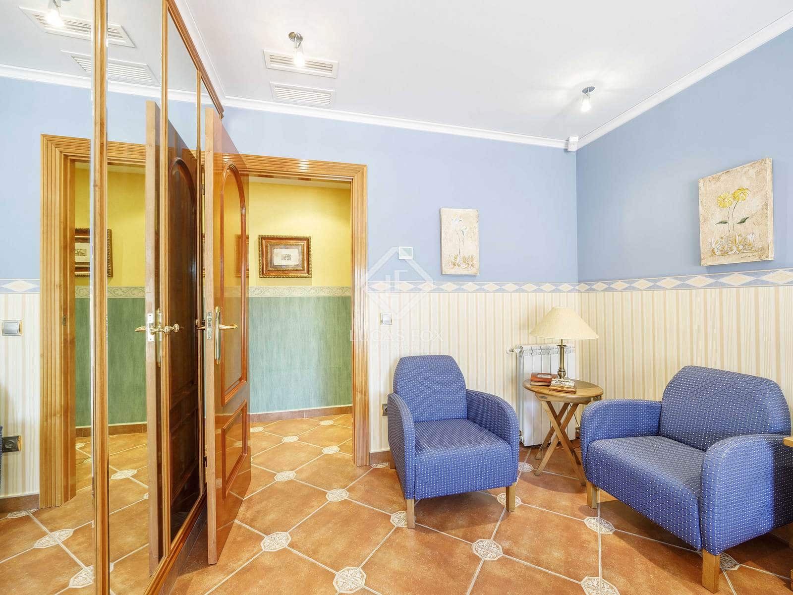 4 soveværelse Villa til salg i Montserrat med swimmingpool garage - € 930.000 (Ref: 8928079)