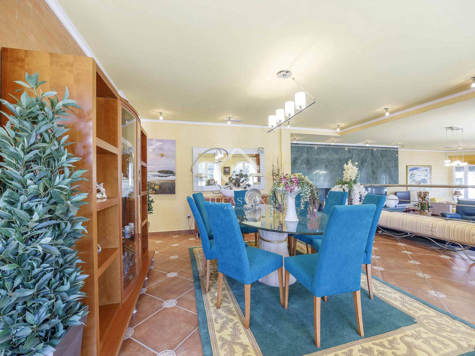 4 soveværelse Villa til salg i Montserrat med swimmingpool garage - € 930.000 (Ref: 8928079)