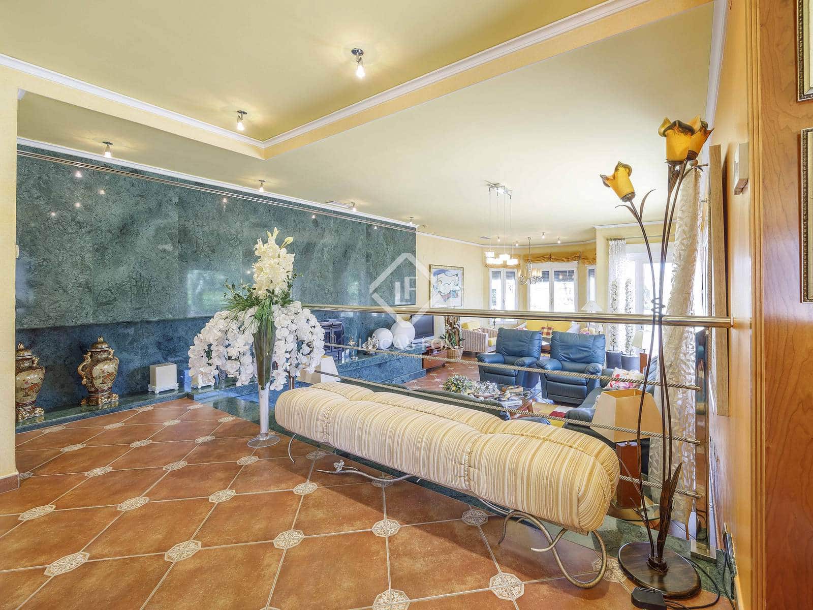 4 soveværelse Villa til salg i Montserrat med swimmingpool garage - € 930.000 (Ref: 8928079)