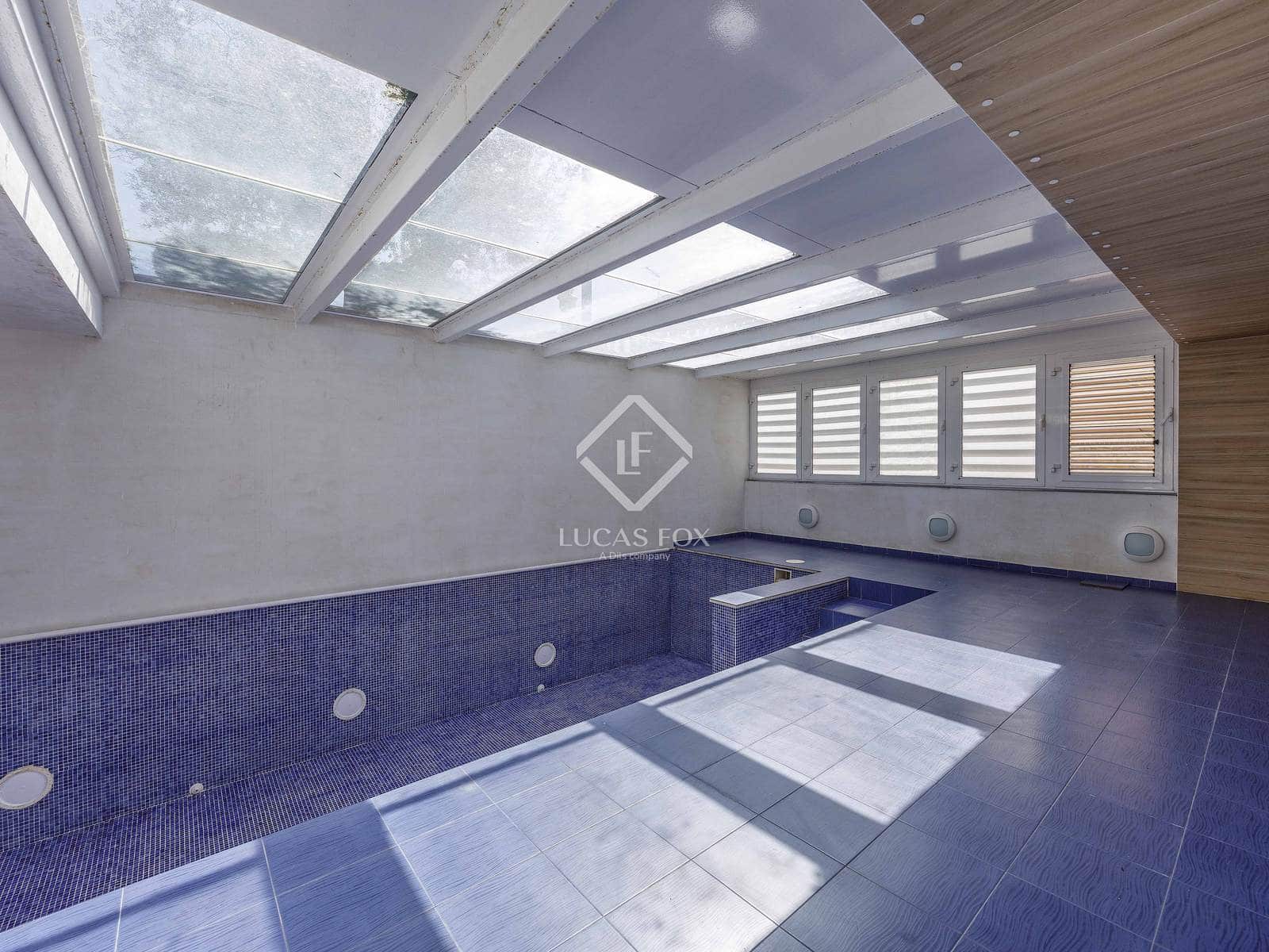 4 soveværelse Villa til salg i Montserrat med swimmingpool garage - € 930.000 (Ref: 8928079)