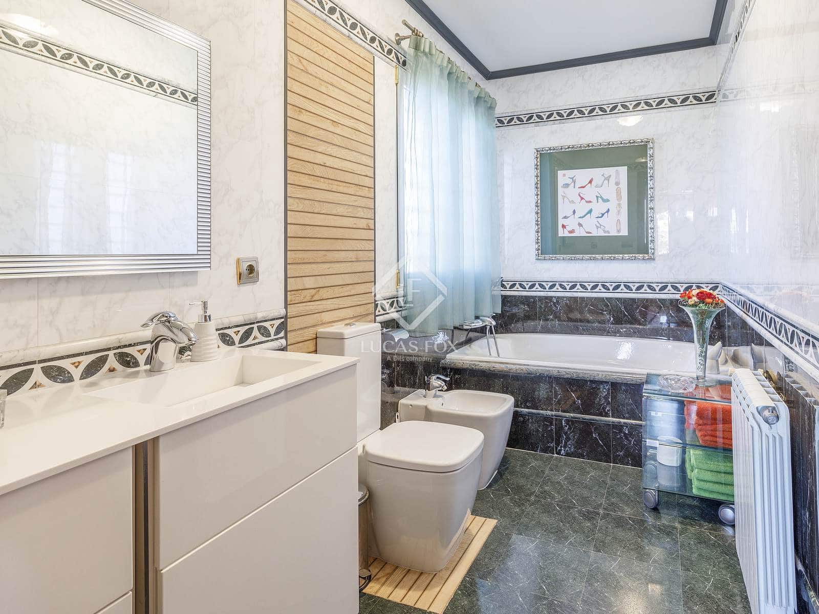 4 soveværelse Villa til salg i Montserrat med swimmingpool garage - € 930.000 (Ref: 8928079)