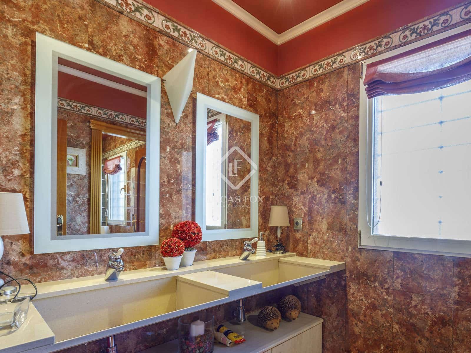 4 soveværelse Villa til salg i Montserrat med swimmingpool garage - € 930.000 (Ref: 8928079)