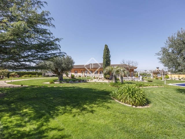 4 soveværelse Villa til salg i Montserrat med swimmingpool garage - € 930.000 (Ref: 8928079)