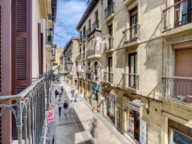 1 bedroom Apartment for rent in Donostia-San Sebastián - € 4,300 (Ref: 8929461)