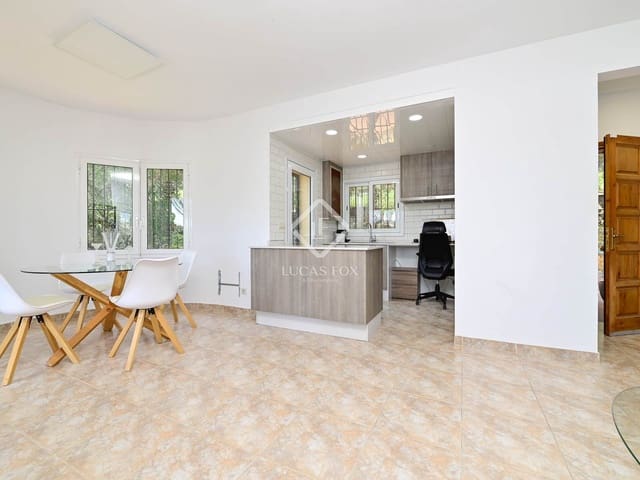 4 Zimmer Villa zu verkaufen in Santa Cristina d'Aro mit Pool - 480.000 € (Ref: 8931547)