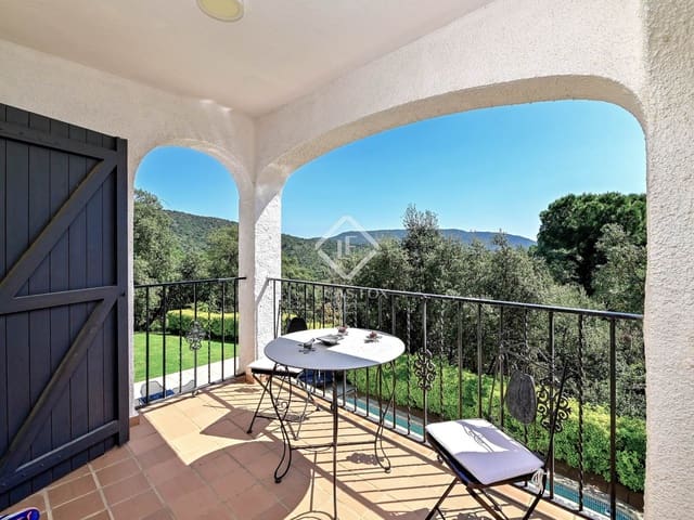 4 Zimmer Villa zu verkaufen in Santa Cristina d'Aro mit Pool - 480.000 € (Ref: 8931547)