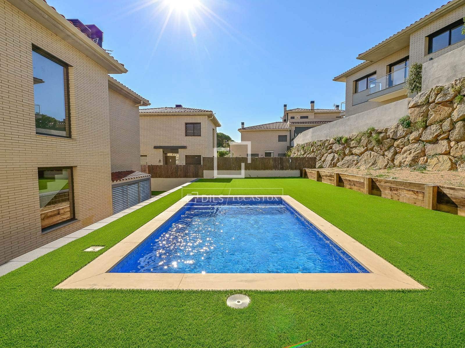 4 bedroom Villa for sale in S'Agaro with pool garage - € 1,570,000 (Ref: 8931701)