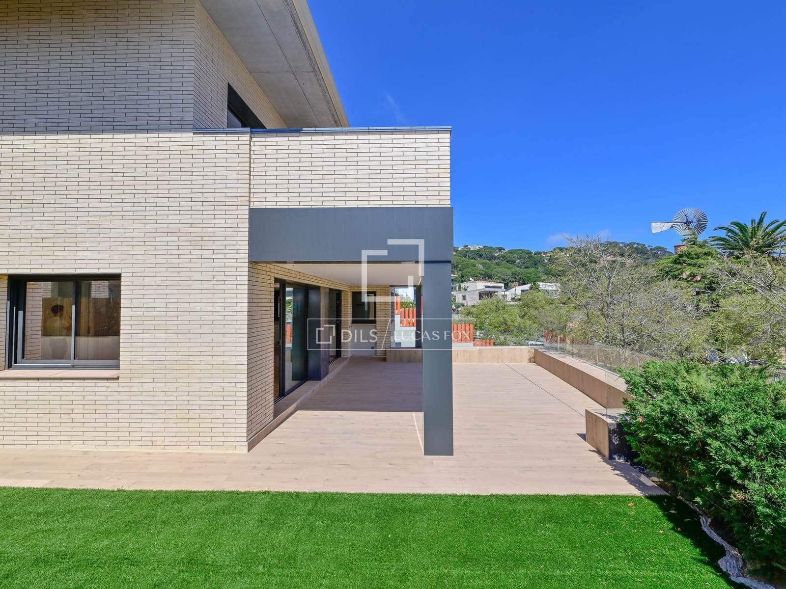 4 bedroom Villa for sale in S'Agaro with pool garage - € 1,570,000 (Ref: 8931701)
