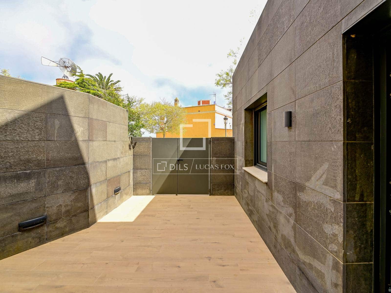 4 bedroom Villa for sale in S'Agaro with pool garage - € 1,570,000 (Ref: 8931701)