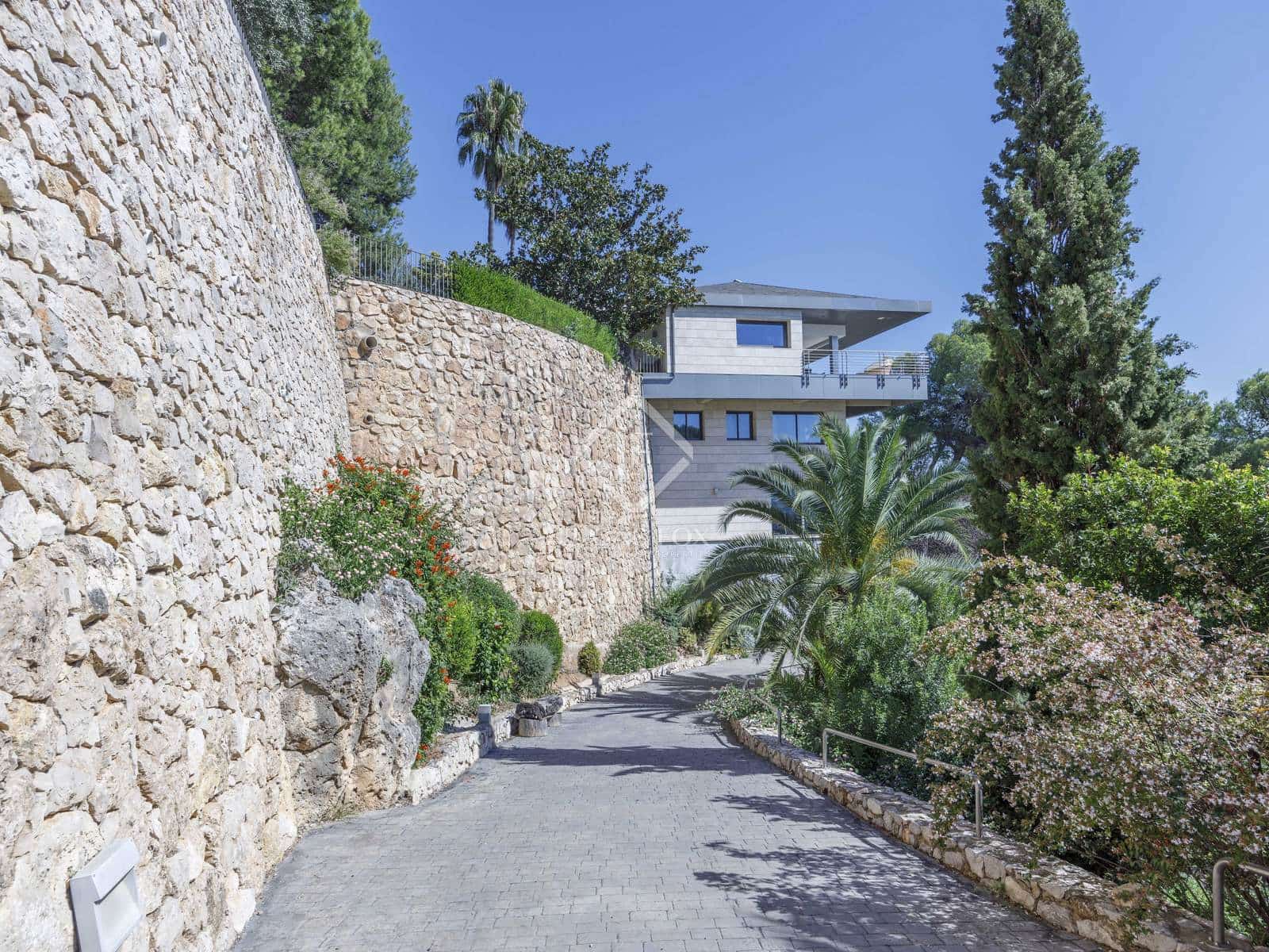 6 soveværelse Villa til salg i Chiva med swimmingpool garage - € 2.500.000 (Ref: 8934529)