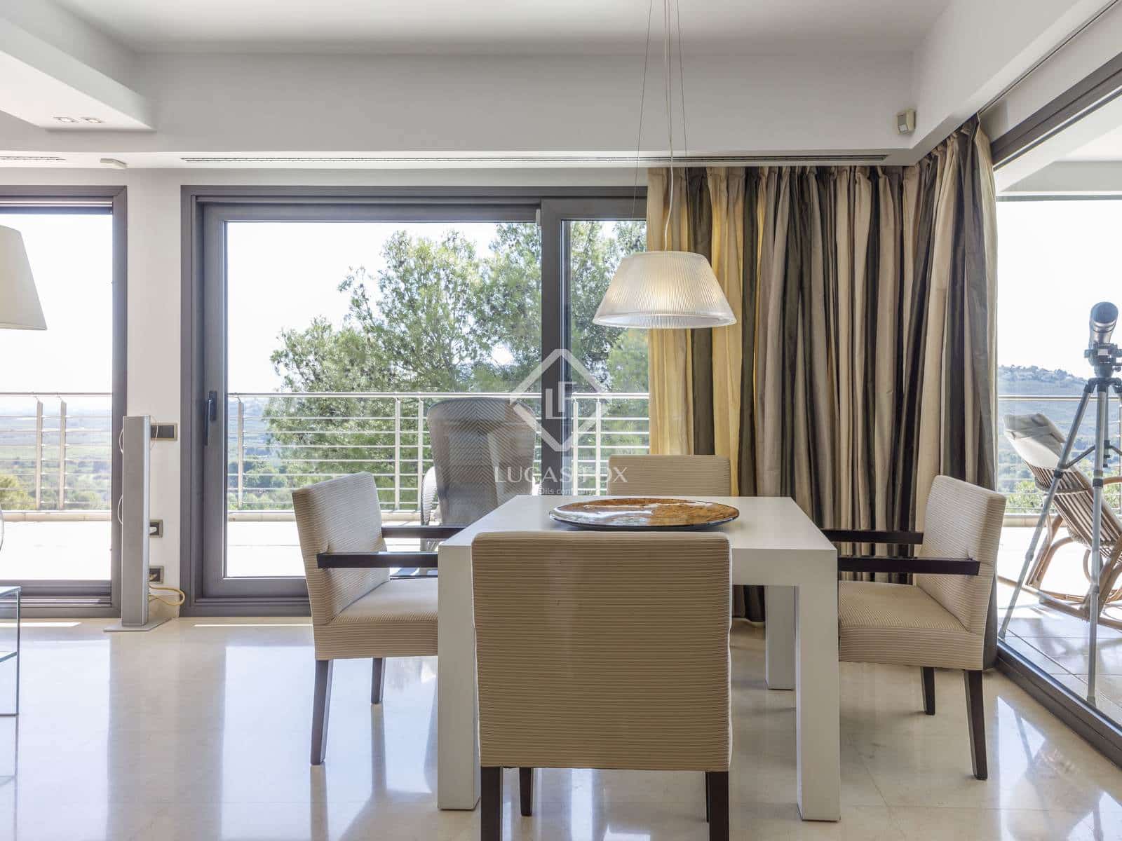 6 soveværelse Villa til salg i Chiva med swimmingpool garage - € 2.500.000 (Ref: 8934529)