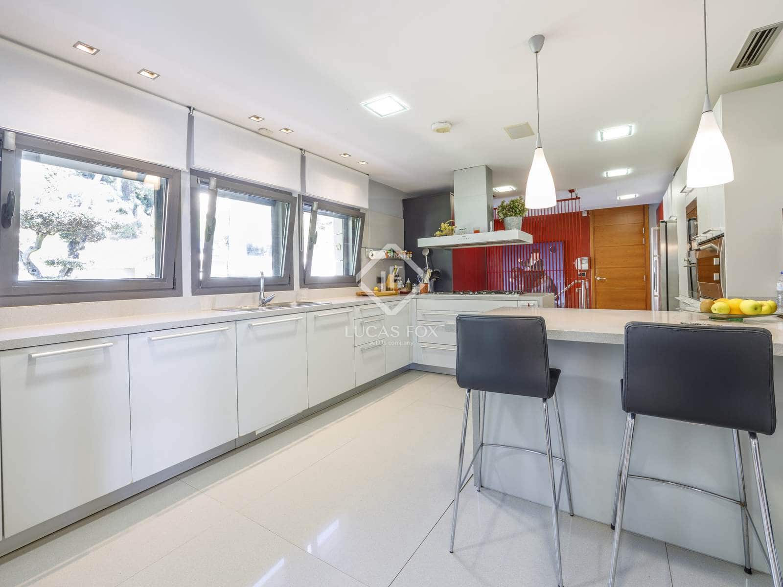 6 soveværelse Villa til salg i Chiva med swimmingpool garage - € 2.500.000 (Ref: 8934529)